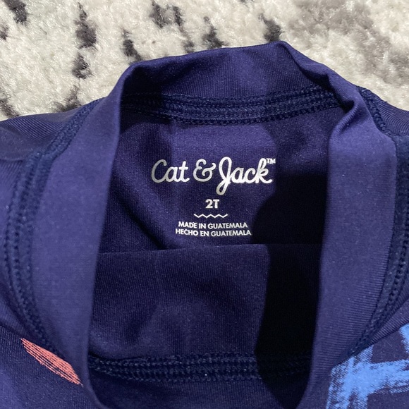 Cat & Jake Rash Guard - Picture 3 of 4